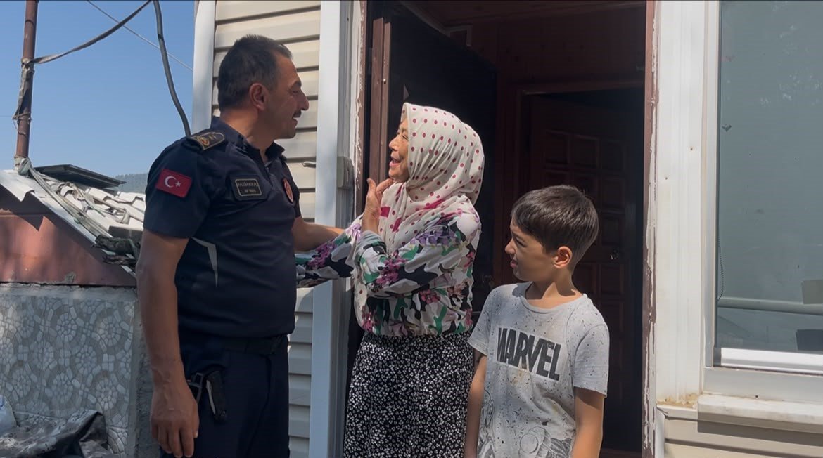 65 yaşındaki kadından yürek ısıtan hareket! Hastalığını unuttu, alevlere koştu: Ormanın yandığını görünce dayanamadım