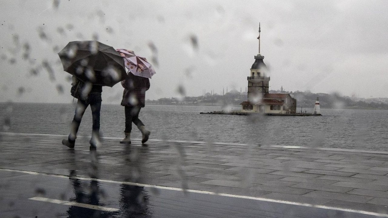 AKOM uyardı! İstanbul'a cuma ve cumartesi yağmur geliyor