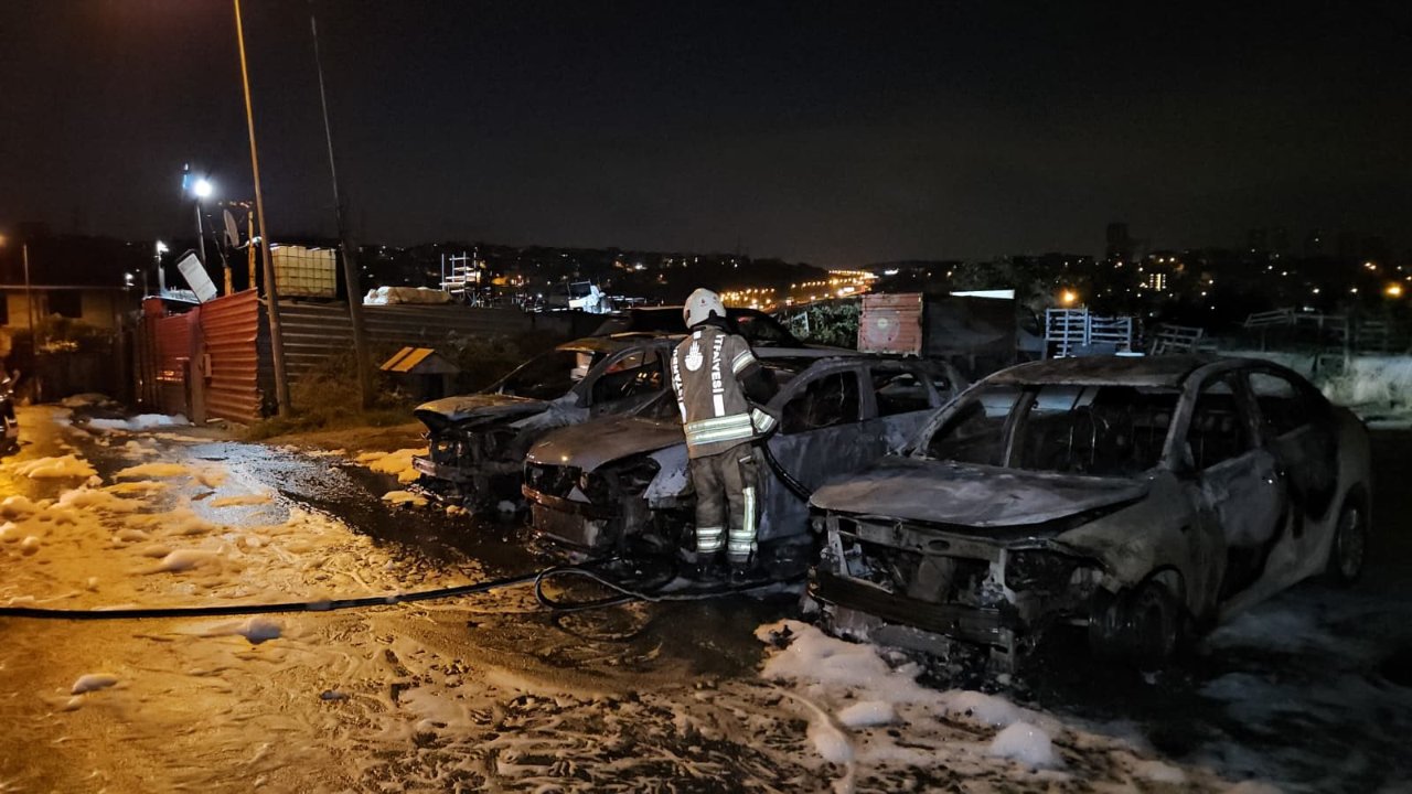 Avcılar'da oto galeride yangın! Polis kundaklama ihtimali üstünde duruyor