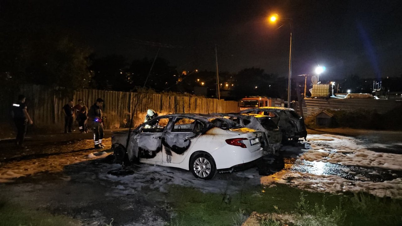 Avcılarda oto galeride yangın! Polis kundaklama ihtimali üstünde duruyor