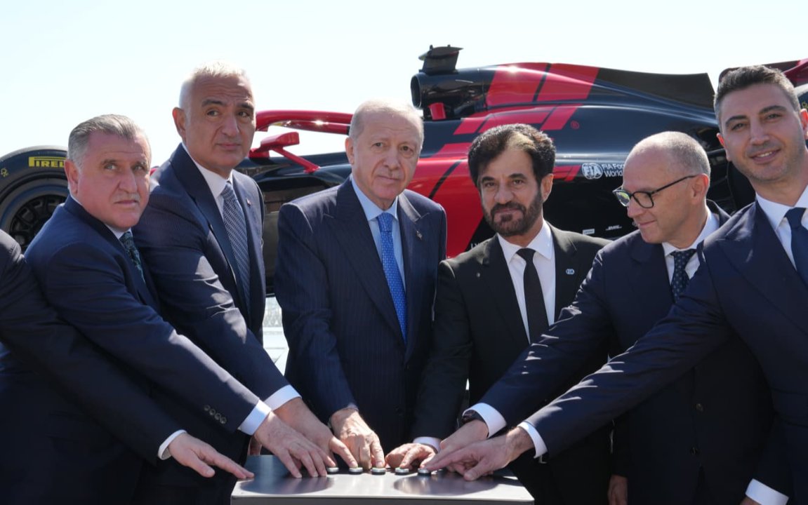 Bakan Ersoy müjdeyi verdi: İstanbul Park 2031’e kadar F1 takviminde