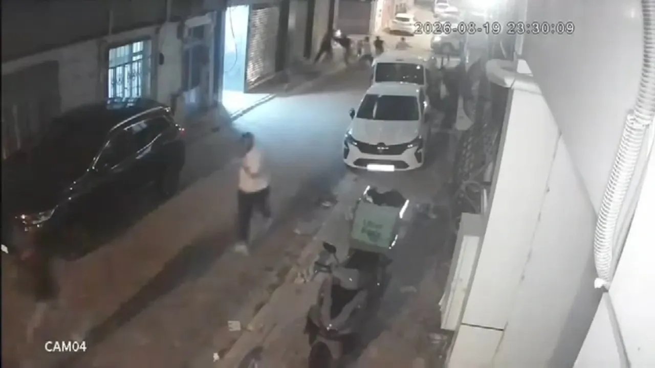 Bayrampaşa'da kadına şiddete müdahale eden polis bıçaklandı