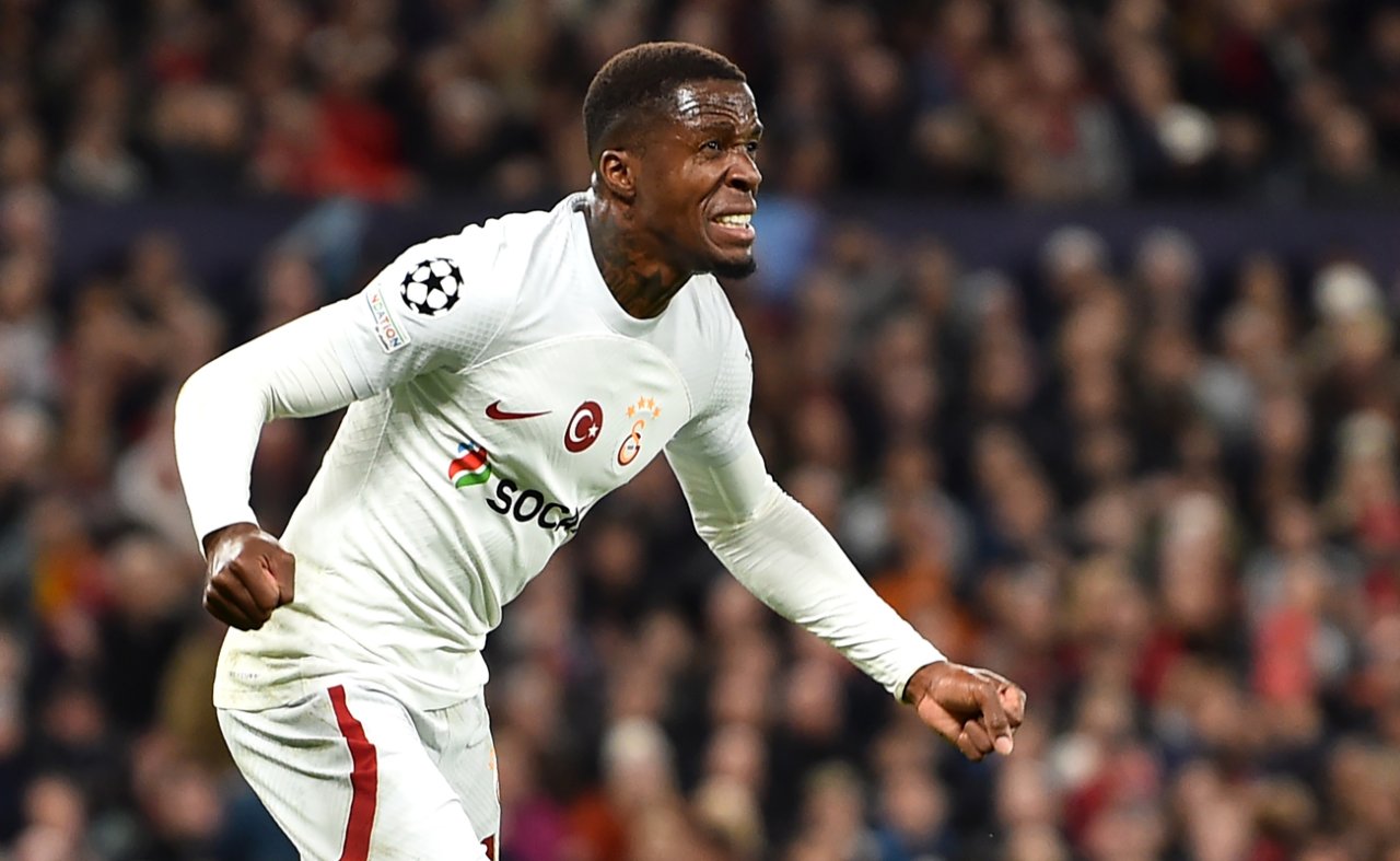 Wilfried Zaha, Galatasaray formasıyla çıktığı 43 maçta 10 gol, 5 asistlik skor katkısı verdi.