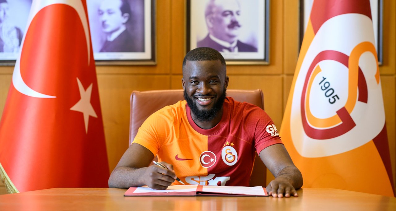 Tanguy Ndombele,  imza töreninde yaptığı açıklamada, "Galatasaray ile birçok başarı kazanmak istiyorum ve bunun için savaşacağım" demişti.