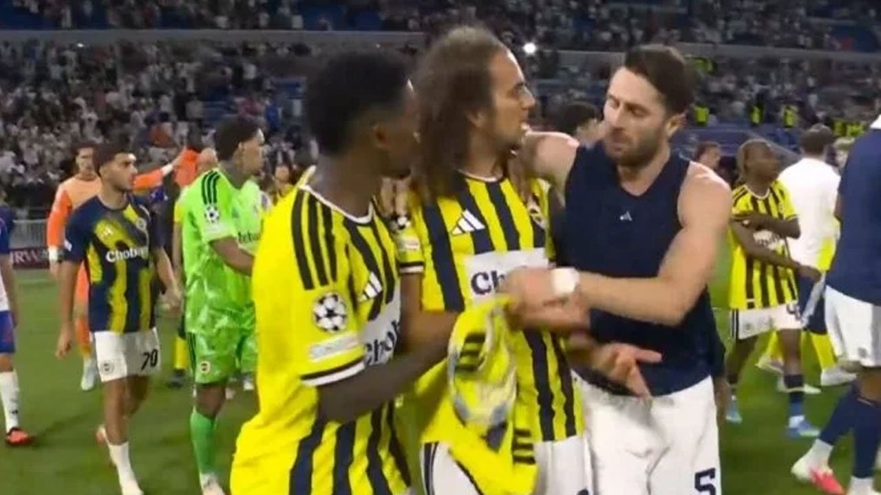 Lyon - Fenerbahçe maçı sonrası saha karıştı!