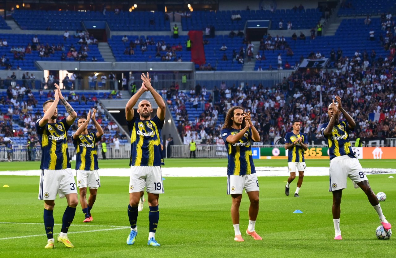 Manşetlerde Fenerbahçe'nin Lyon zaferi var: Fransa gözyaşları içinde