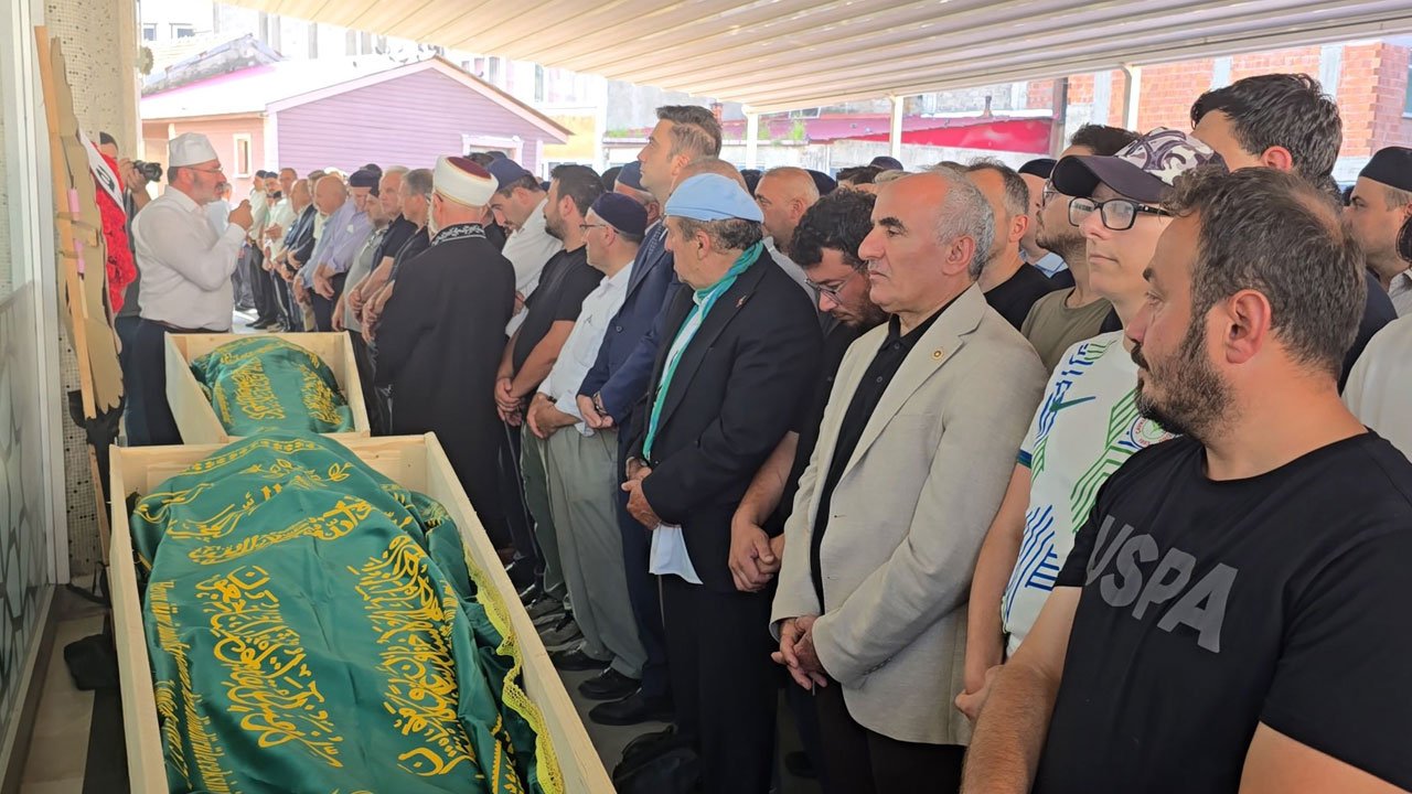 Rize'de acı veda! İki kardeş yan yana defnedildi