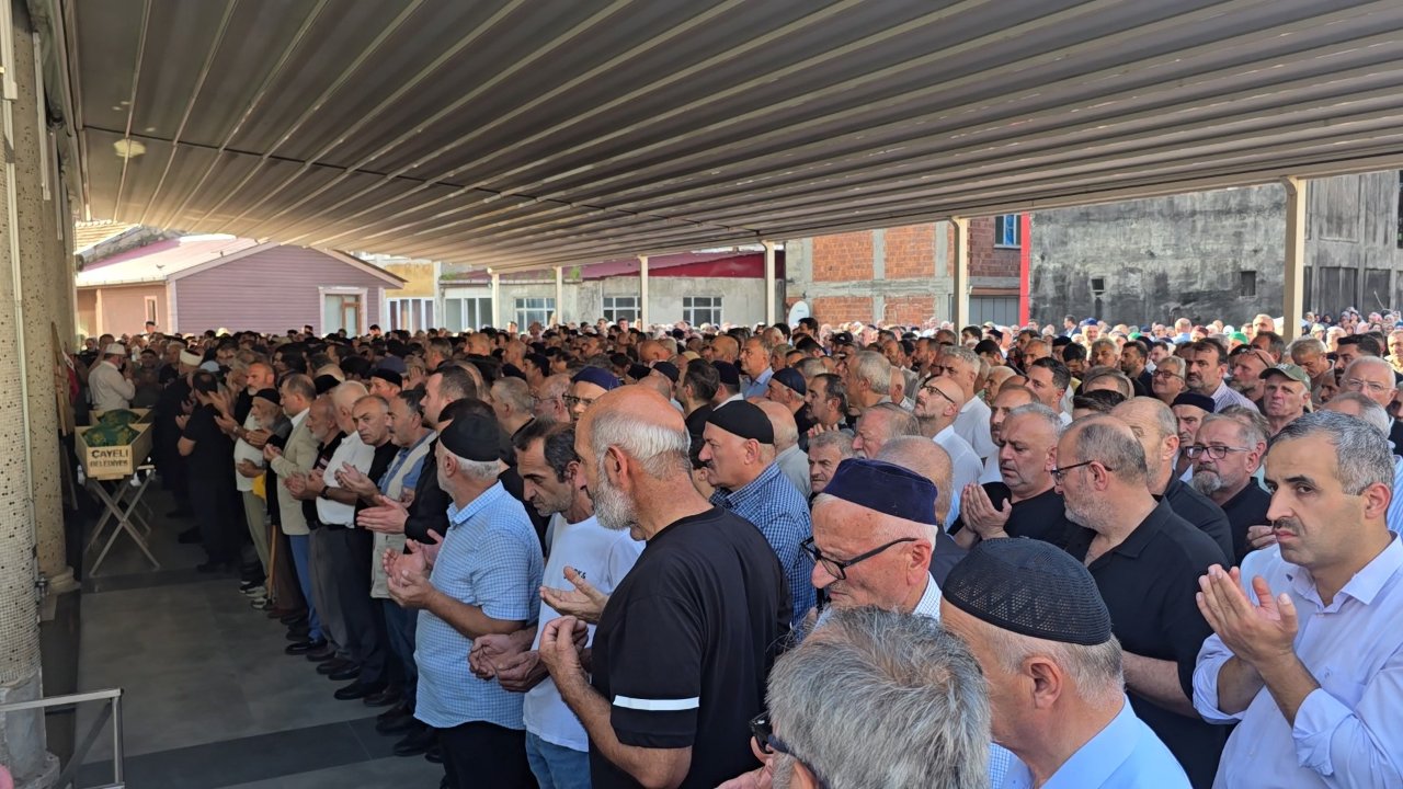 Rize'de acı veda! İki kardeş yan yana defnedildi