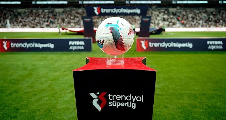 Türk futbolu, yıllar sonra Şampiyonlar Ligi'nde 2 takımla temsil edilecek.