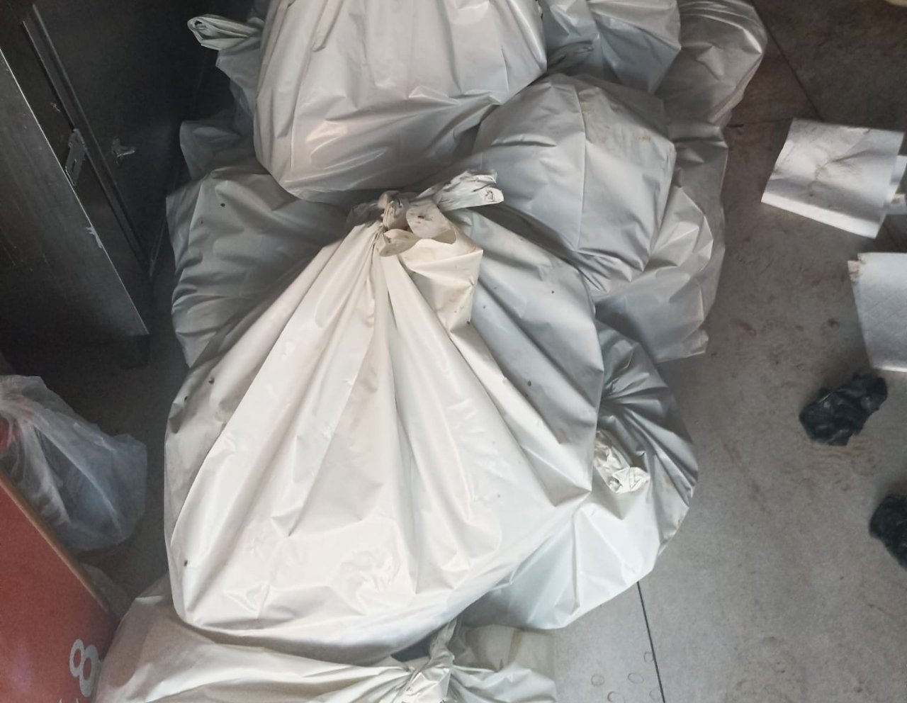 Vatandaşa yedireceklerdi! Kasabın deposundan yüzlerce kilo bozuk et çıktı