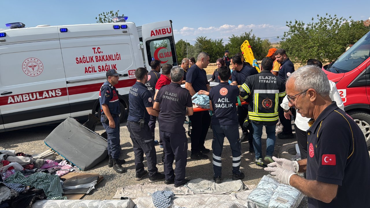 Araçların çarpışmasında ortalık savaş alanına döndü! Yaralılar var