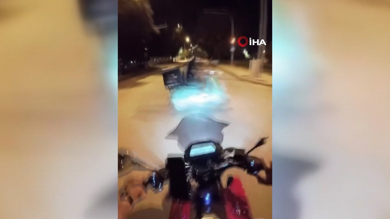 Erzincan'da iki motosiklet kafa kafaya çarpıştı! O anlar kask kamerasında