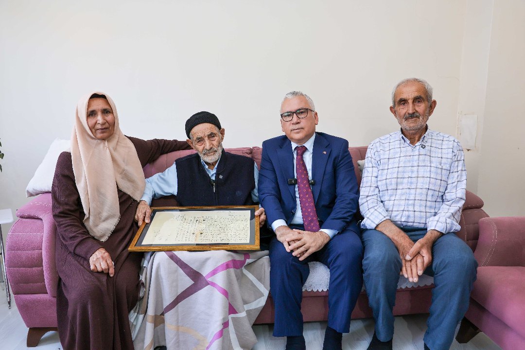 Esir düşen askerin mektupları 113 yıl sonra ailesine teslim edildi