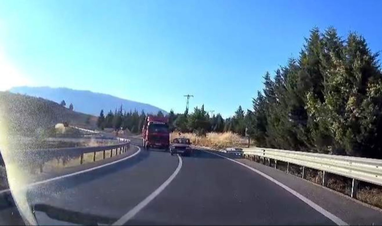 Facianın eşiğinden dönüldü! Kafa kafaya çarpışmaktan saniyelerle kurtuldular