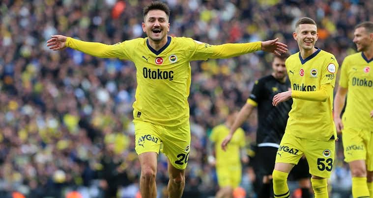 Cengiz Ünder, Fenerbahçe'de çıktığı 43 maçta 9 gol ve 3 asist kaydetti.
