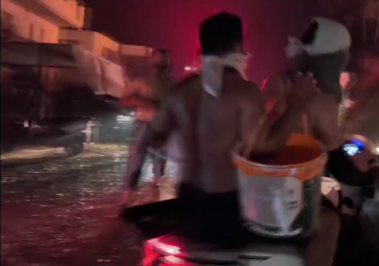 Fethiye'de korkutan yangın! Hızla yayılan alevler evleri sardı