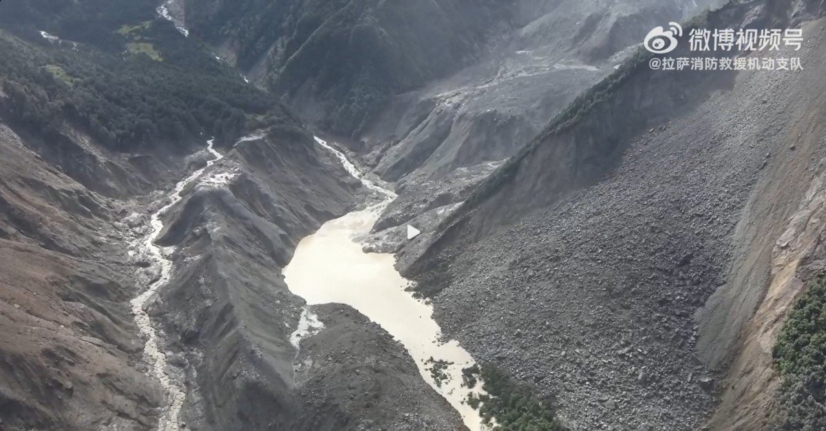 Nepaldeki felaketin bilançosu ağırlaşıyor! Sular evleri yuttu, ölü sayısı 450yi aştı