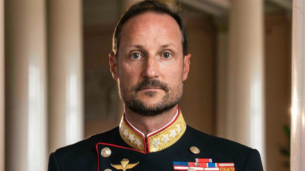Norveç'in yeni kralı belli oldu! Prens Haakon tahta çıktı