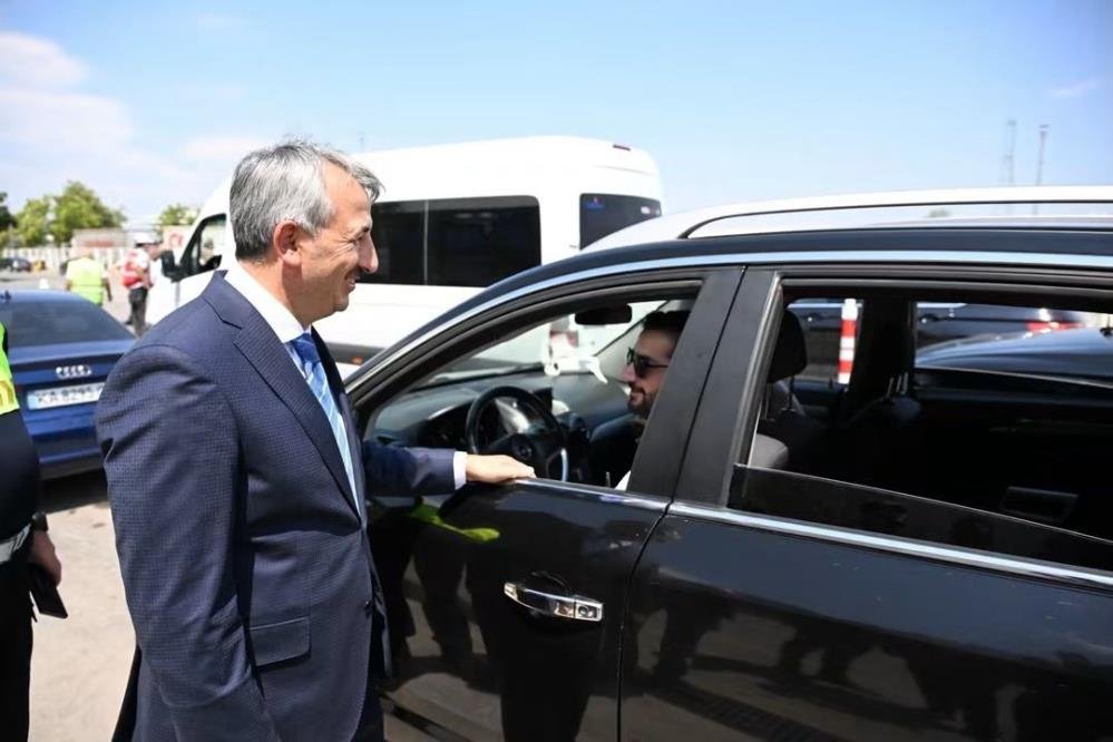 Sınır kapılarında 3 yılın rekoru! Gurbetçiler akın etti