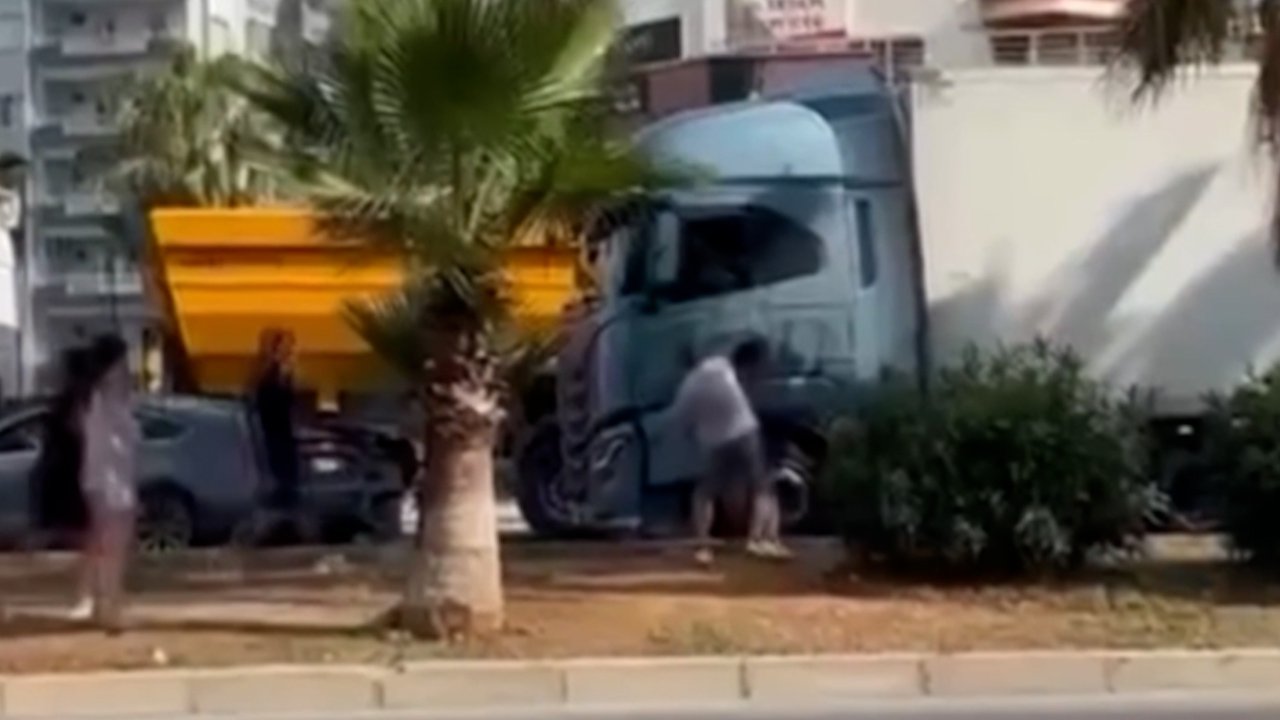 Tırın camını kaldırım taşıyla indirdi! Trafikteki öfke patlamasının bedeli ağır oldu