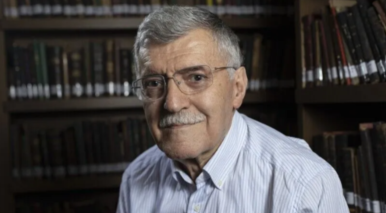 Yazar Ali Haydar Haksal hayatını kaybetti (Ali Haydar Haksal kimdir?)
