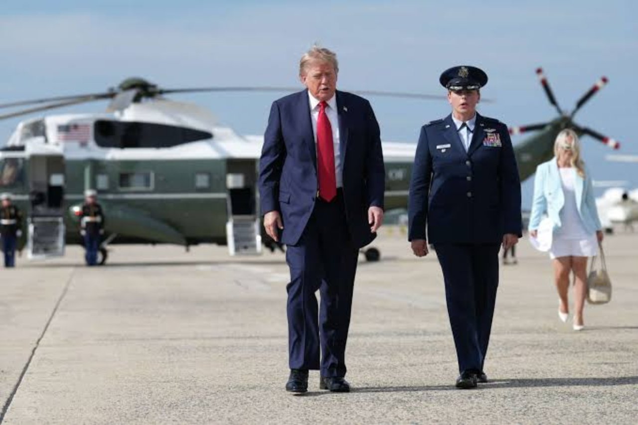 Beyaz Saray'da korkutan anlar:Trump'ın helikopteri kuleyle bağlantıyı yine kopardı!