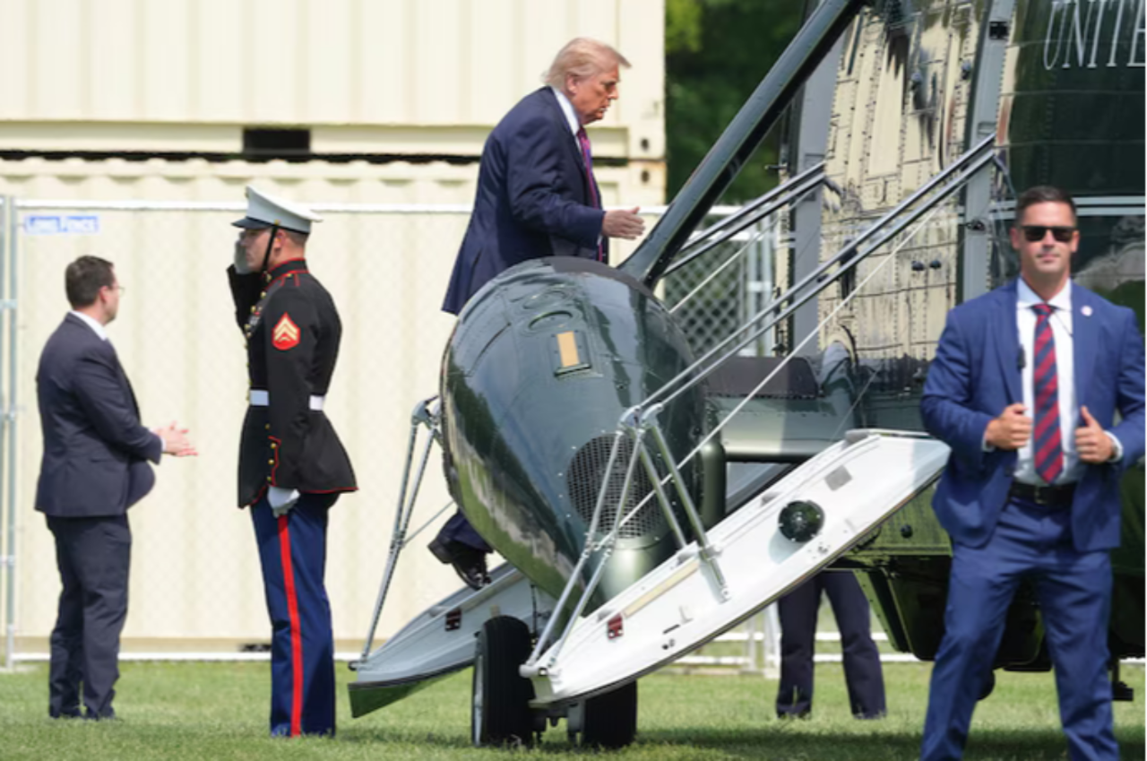 Beyaz Saray'da korkutan anlar: Trump'ın helikopteri kuleyle bağlantıyı yine kopardı!