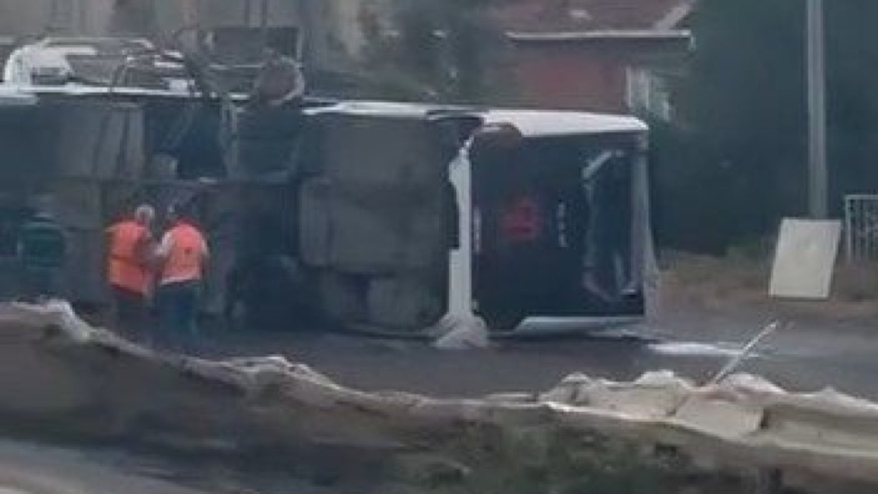 Büyükçekmece'de servis minibüsü kaza yaptı! 18 kişi yaralandı