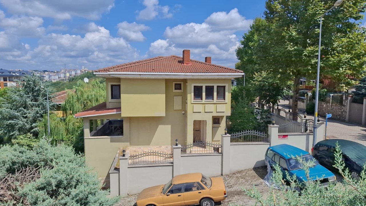 Eski eşi telefonda silah sesini duydu! Yazar Murat Koparan ölü bulundu