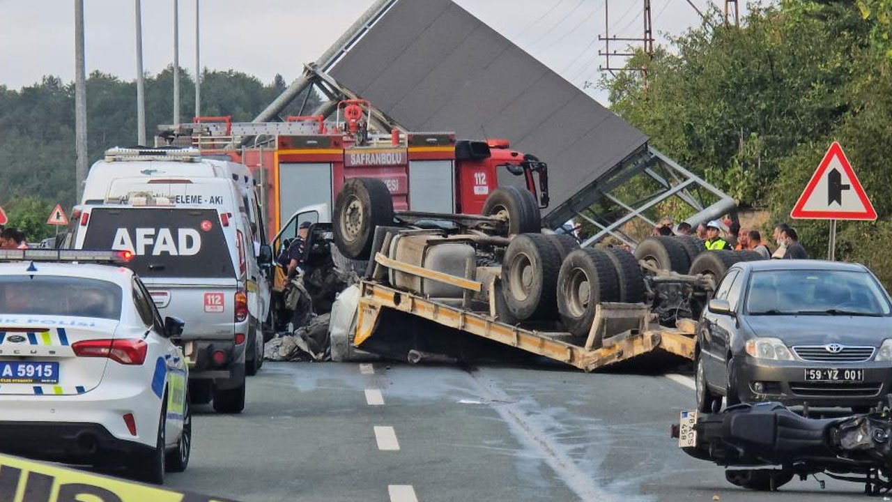 Karabük’te dehşete düşüren olay! Kontrolden çıkan çekici eve savruldu, 2 kişi canından oldu