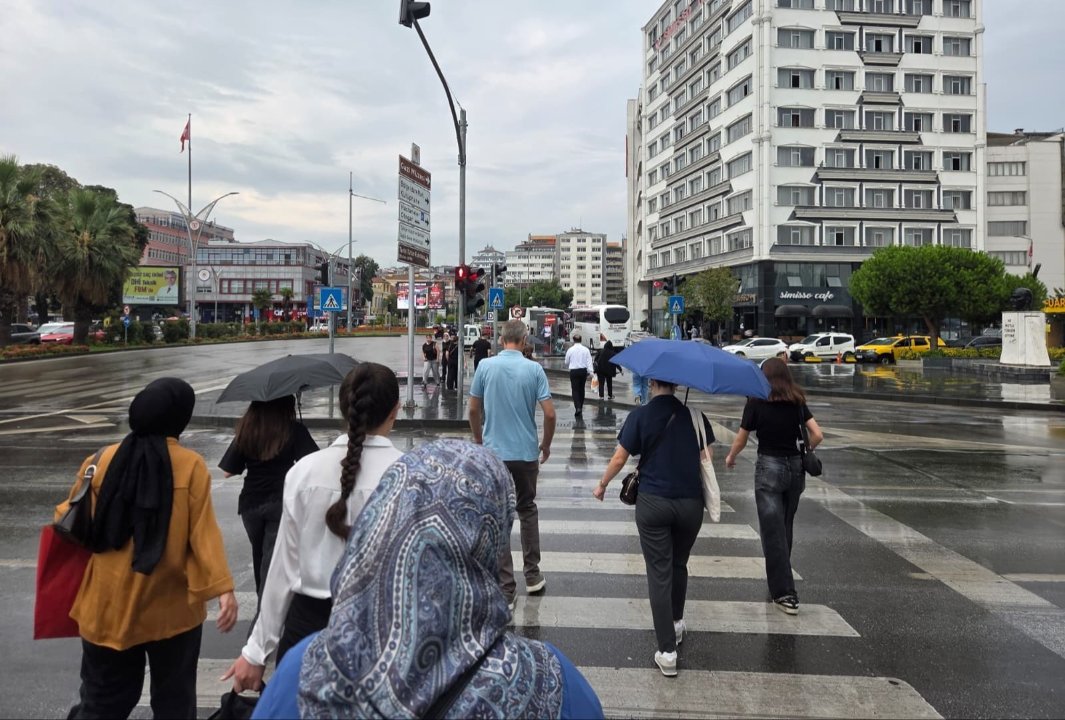 Karadeniz bölgesinde sağanak yağış etkili oldu! Metrekareye 72,5 kilo yağış düştü