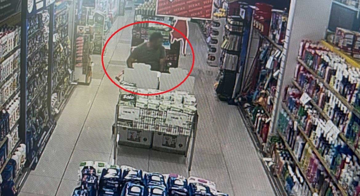 Müşteri gibi girdi, çantayı 440 paket sigarayla doldurdu! Sonrası pes dedirtti