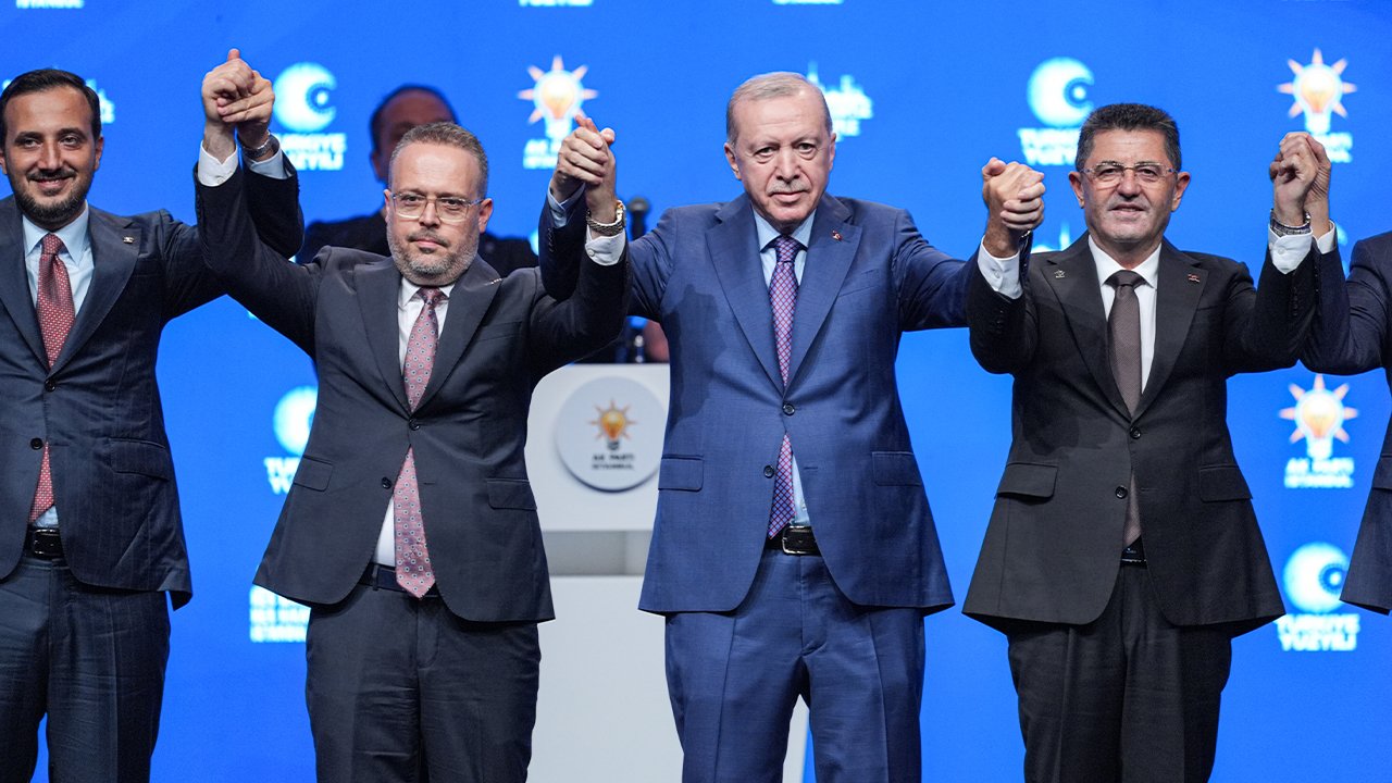 AK Parti'ye geçen Çekmeköy Belediye Başkanı Orhan Çerkez'den ilk mesaj: "Yeşil Yol Projesi" ile hızlı başlangıç!