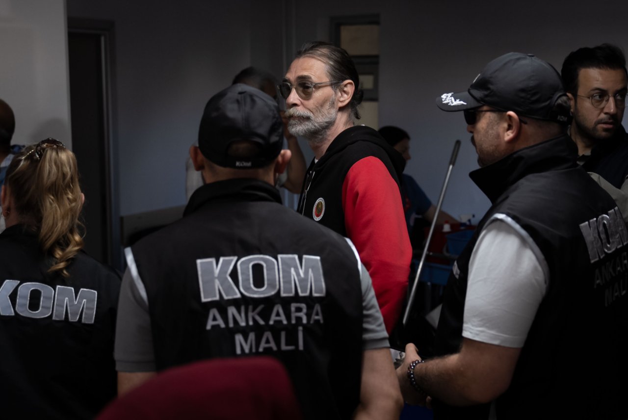 ‘Behzat Ç. komiser’ üç maymunu oynadı! CHP’nin artist başkanı, 207 soruyu cevapsız bıraktı