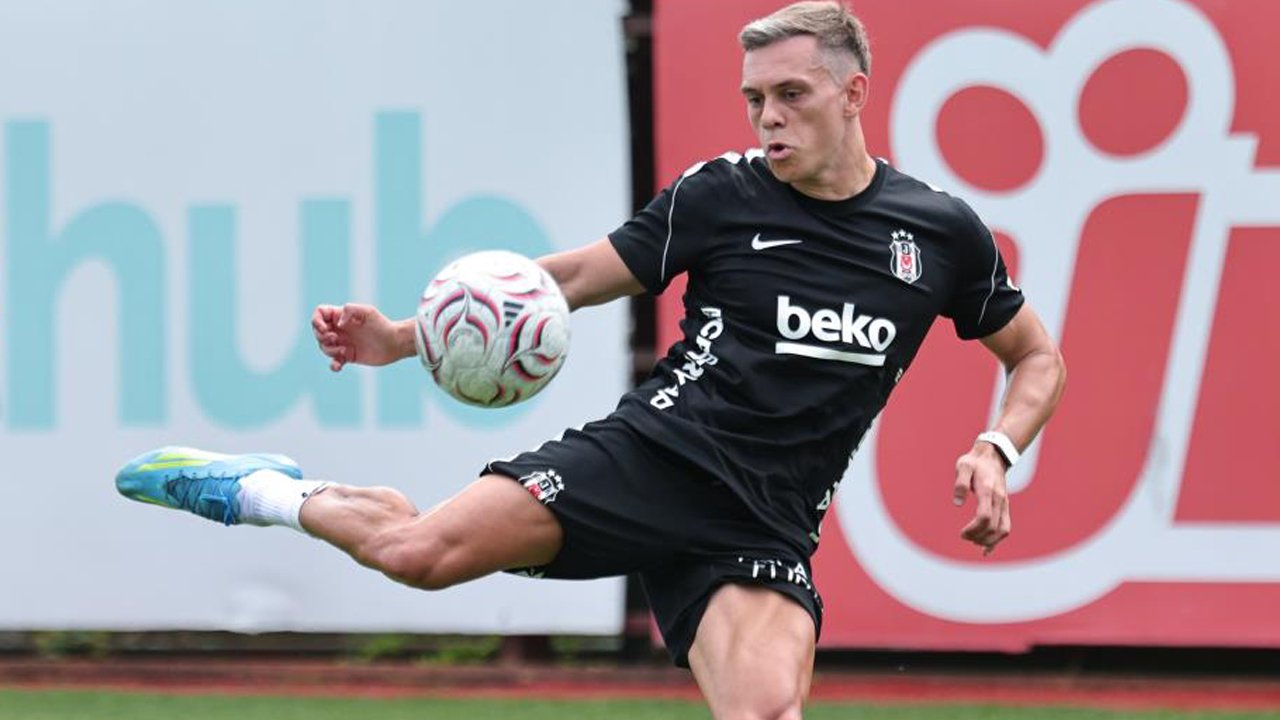 Beşiktaş'ta Hradec Kralove mesaisi: Leandro Trossard sahaya indi