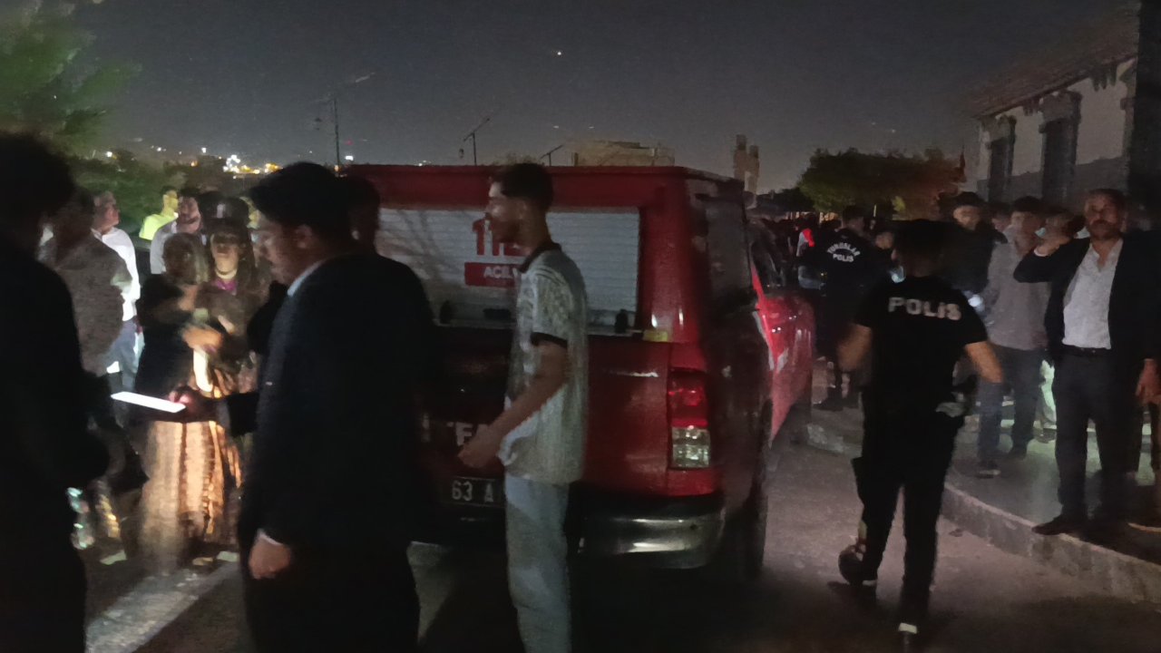 Çığlık çığlığa kaçtılar! Düğün salonunda yangın paniği! Dakikalarca bebeğini aradı