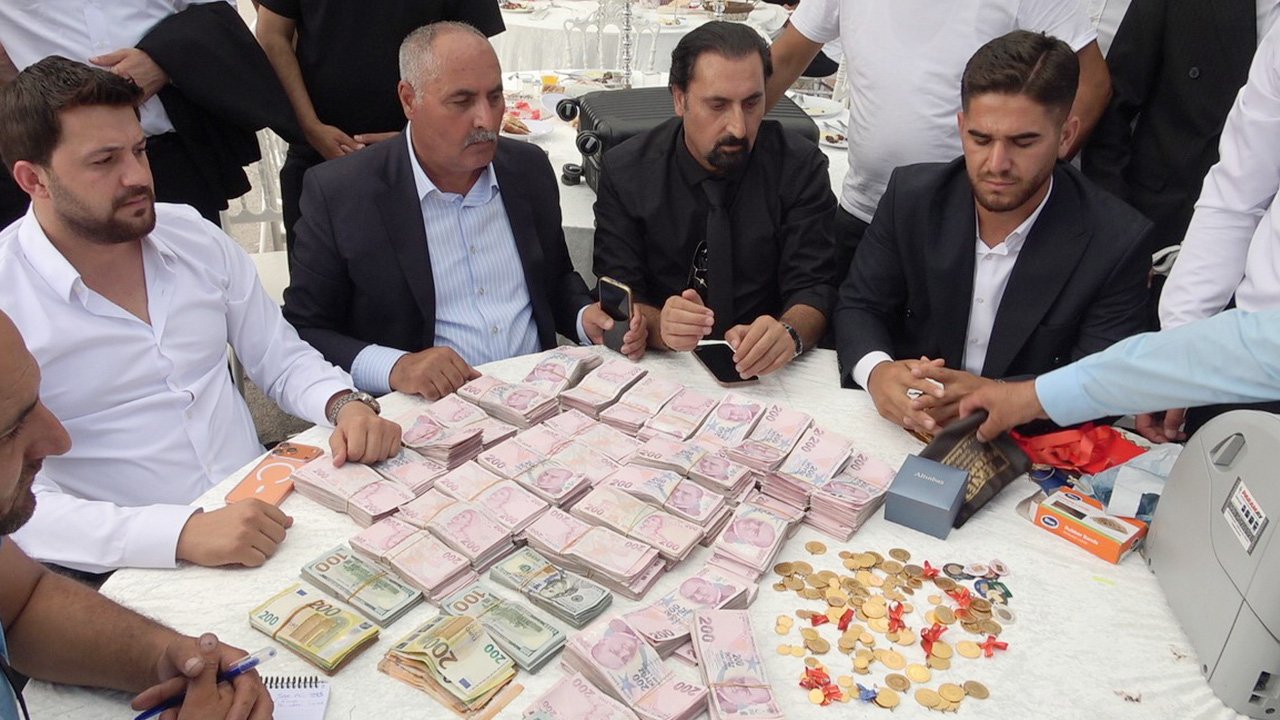 Damada 20 milyon lira, geline kilolarca altın... Bavul bavul taşıdılar