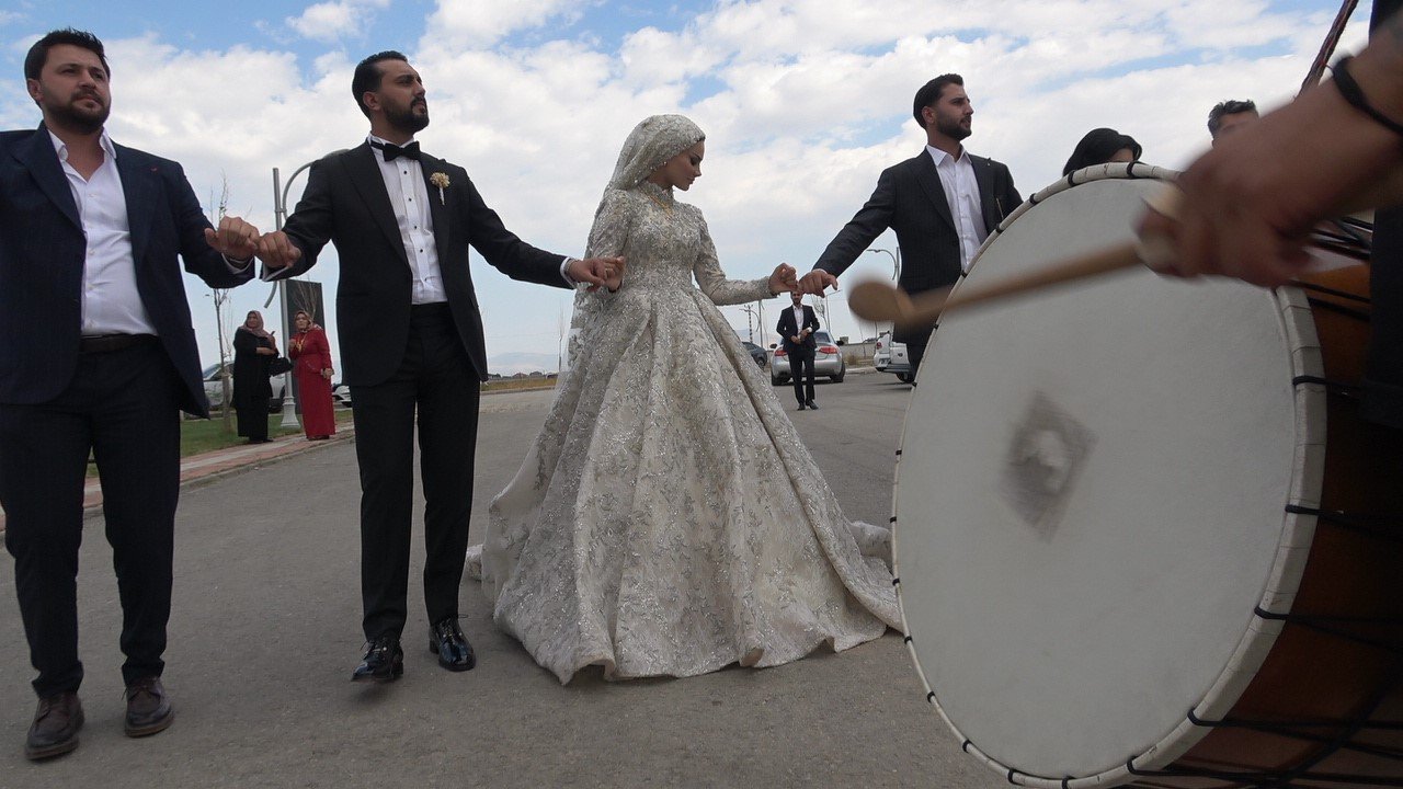 Damada 20 milyon lira, geline kilolarca altın... Bavul bavul taşıdılar