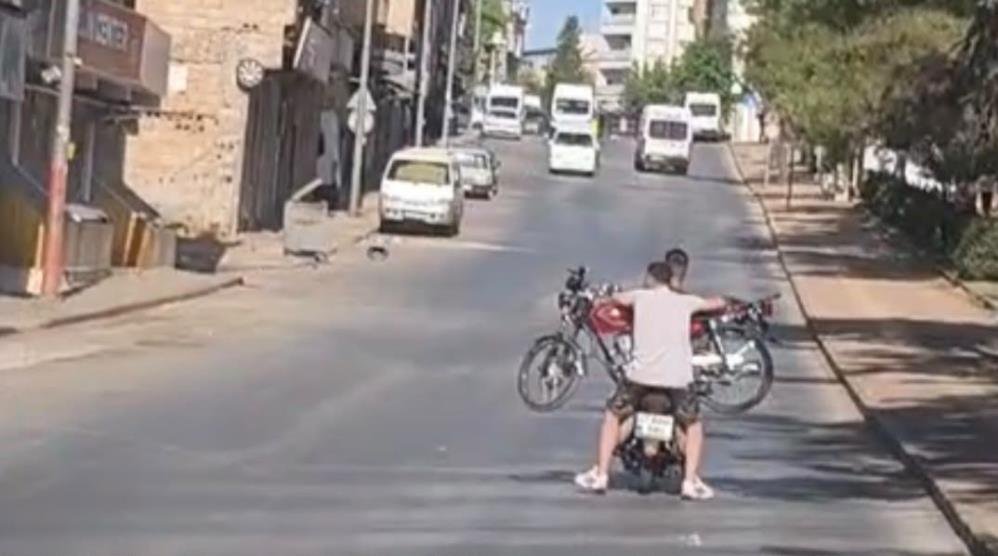 Gaziantep'te akılalmaz görüntü! Motosiklet üzerinde motosiklet taşıdılar