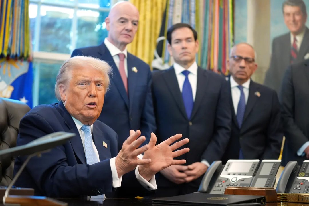 İstifası istenen FIFA Başkanı Infantino koltuğunu kurtarmak için Trump'tan yardım dilendi
