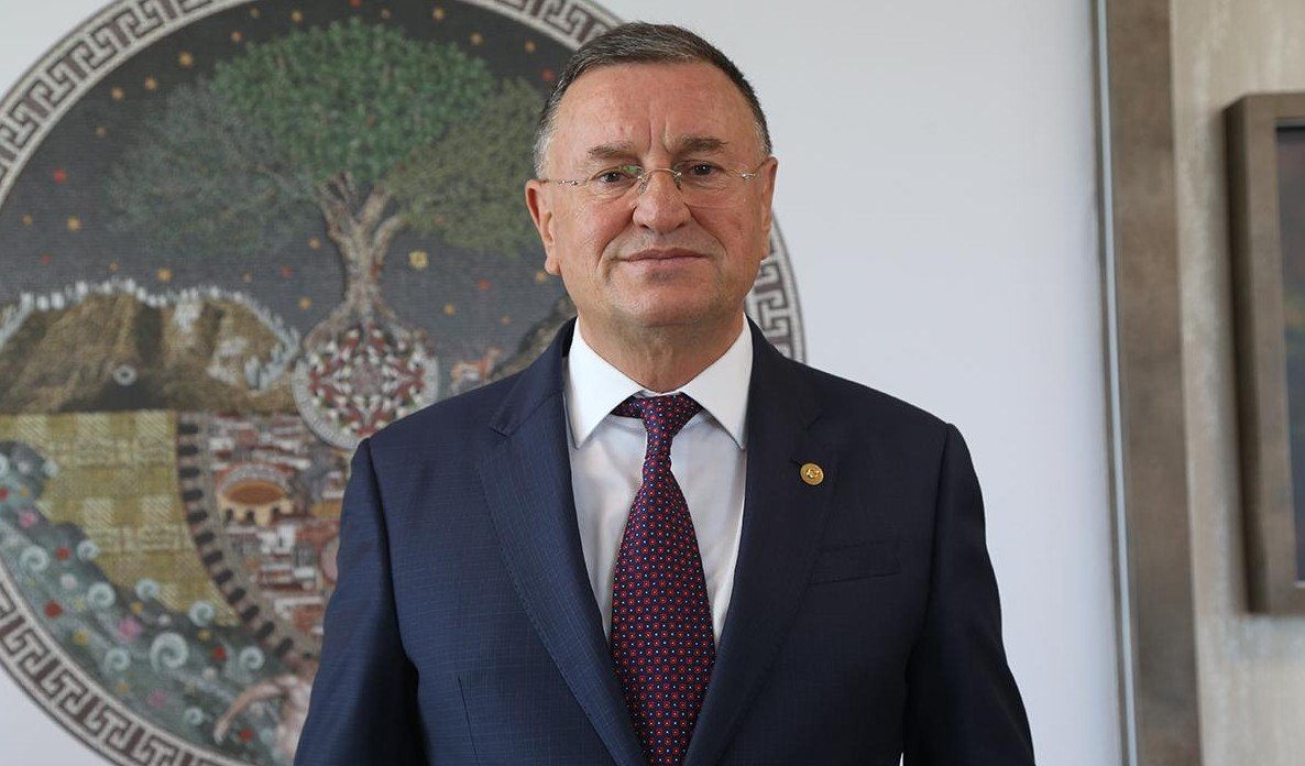 Lütfü Savaş