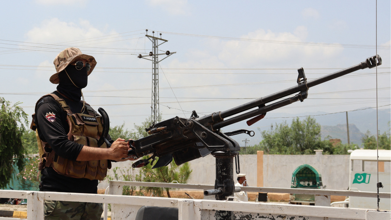 Pakistan'da karakol önündeki patlamada bilanço ağırlaşıyor! Ölü sayısı 16'ya yükseldi 