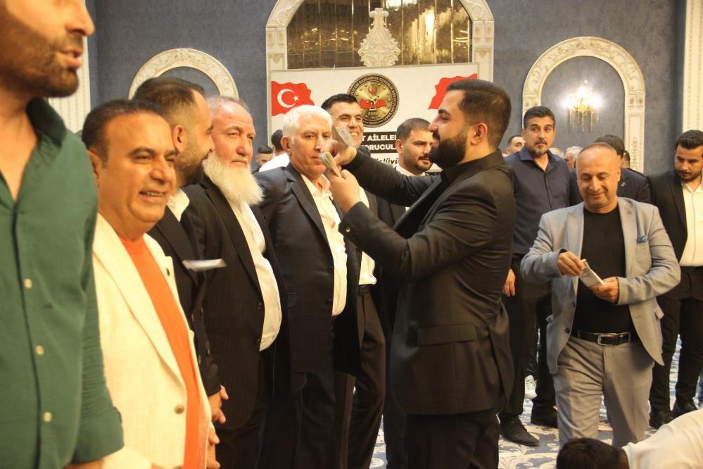 Terörsüz Türkiye’ye destek! Aşiret sünnetinde bütün takılar şehit çocuklarına gidecek