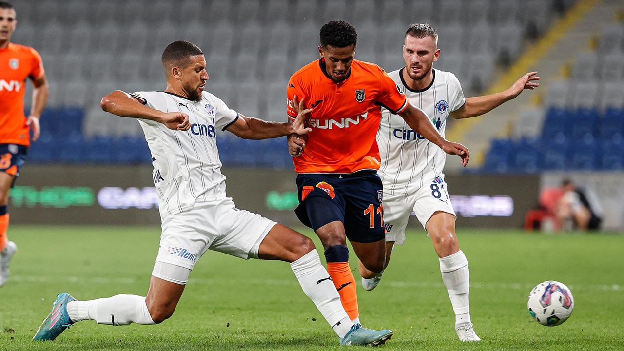 Başakşehir-Kasımpaşa maçı hangi kanalda, şifresiz canlı yayın nerede izlenir? İşte muhtemel 11'ler !