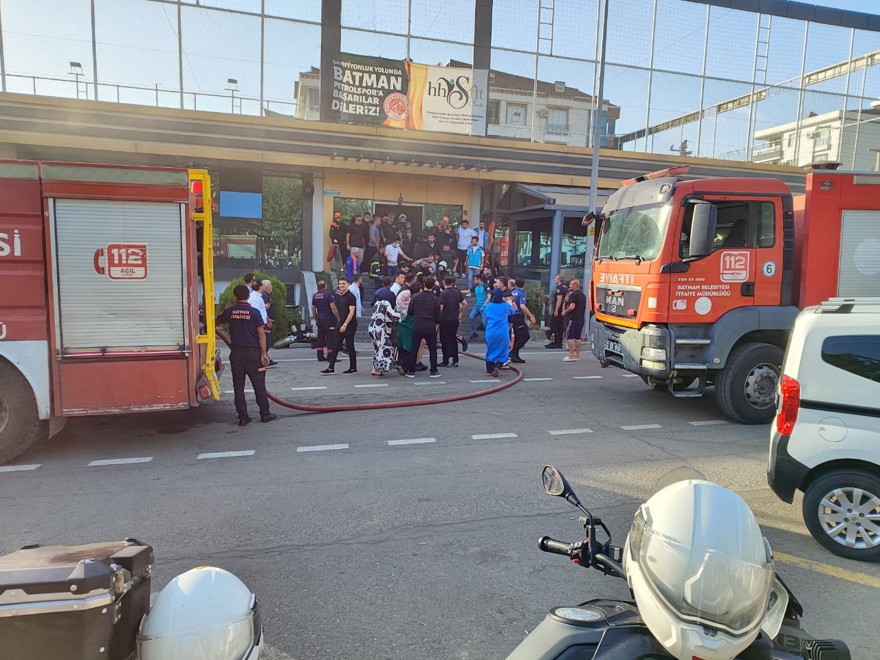 Batman'da spor salonunda yangın! Çok sayıda ölü ve yaralı var