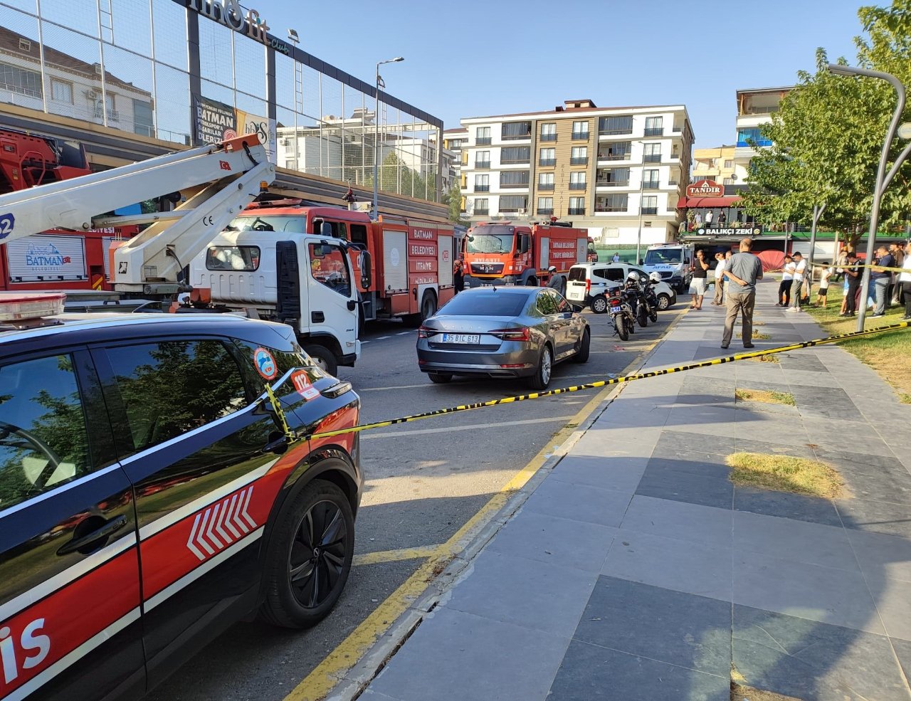 Batman'da spor salonunda yangın! Çok sayıda ölü ve yaralı var