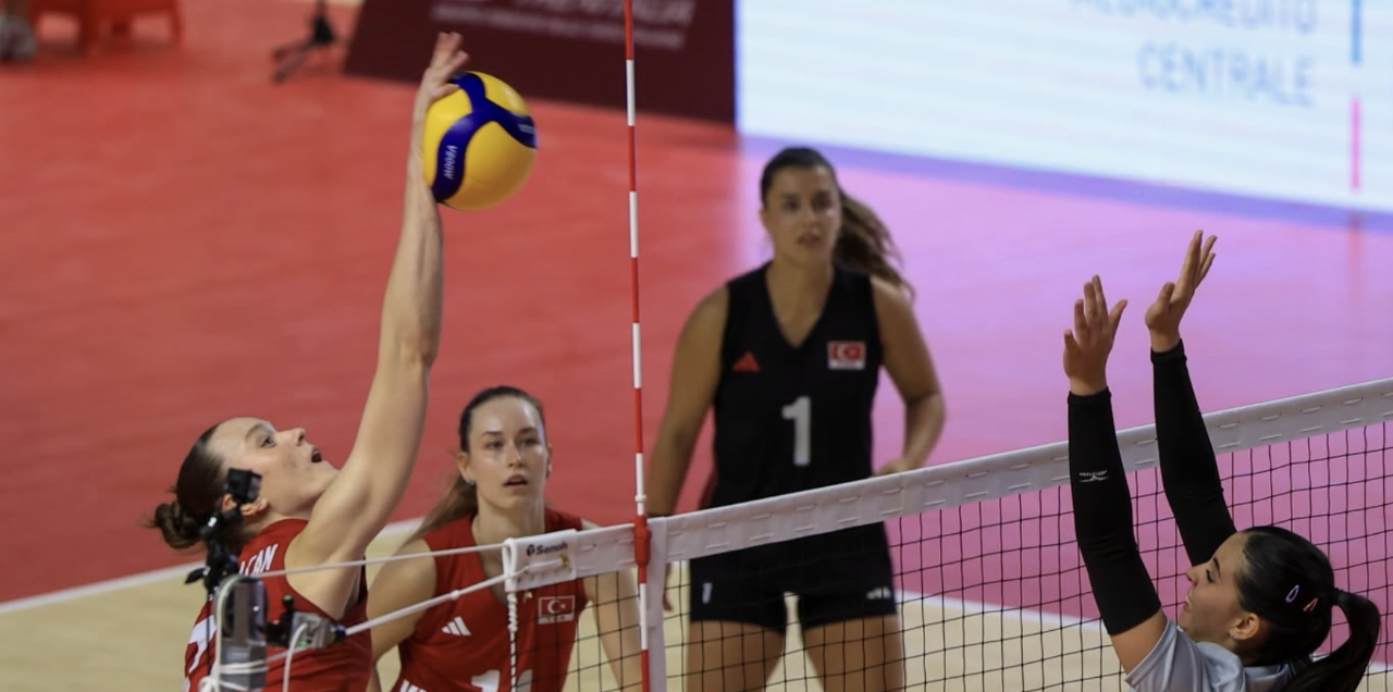 Bugün voleybol maçı var mı, Filenin Sultanları son 16 turu maçı ne zaman? İtalya-Türkiye maçı bu akşam!