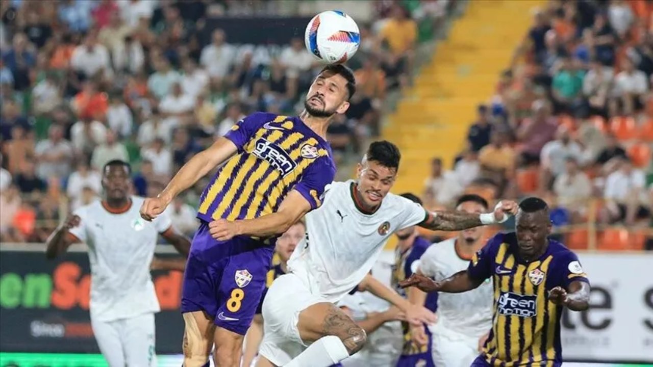 Eyüpspor Alanyaspor maçı hangi kanalda, şifresiz canlı yayın nerede izlenir? Muhtemel ilk 11 maç kadrosu!