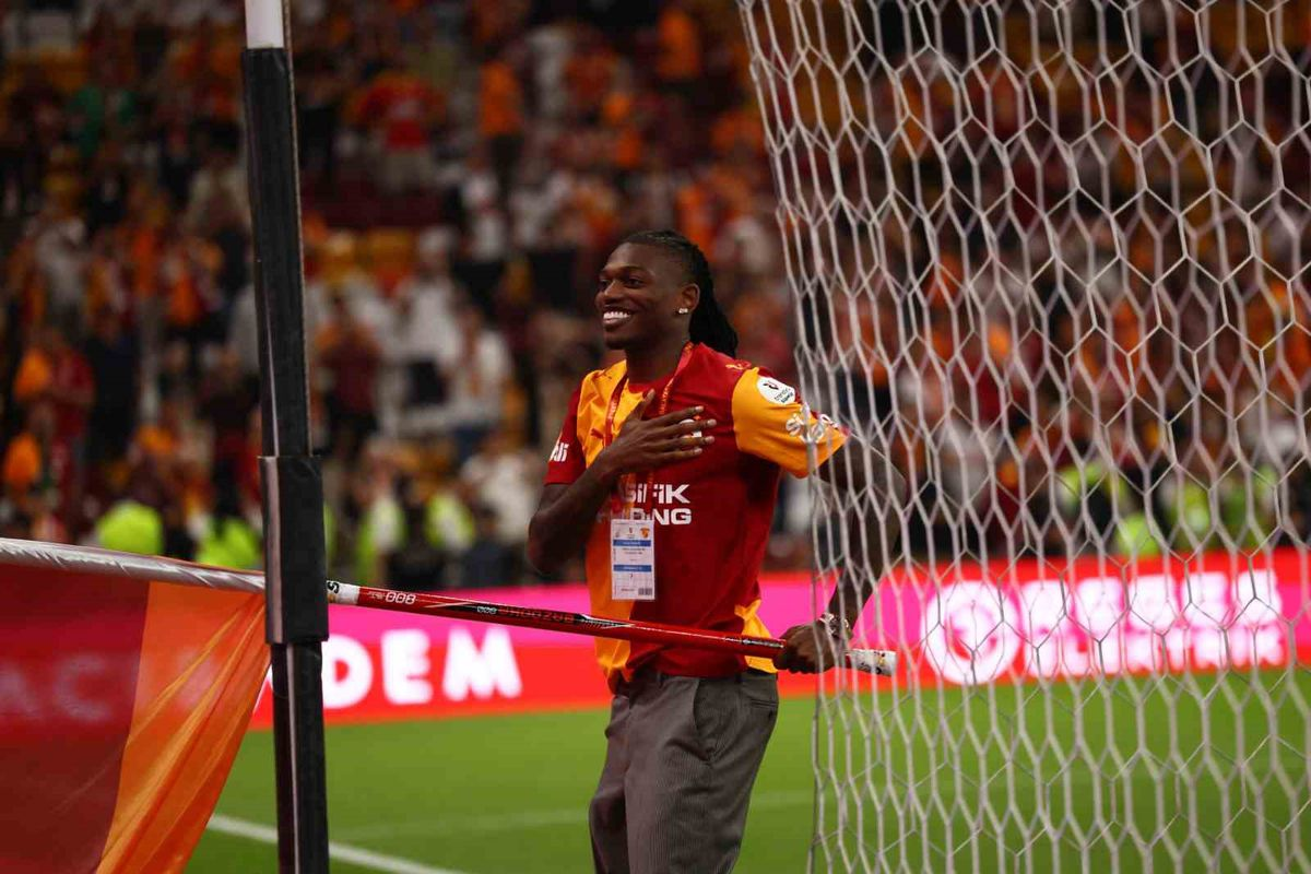 Fenerbahçede taraftarın Rashford isteğine olay cevap: Kadroyu beğenmiyor musunuz?