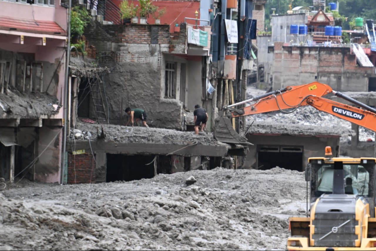 Nepal’de acı dinmiyor! Cesetler çürümeye başladı, aileler yakınlarını fotoğraflardan arıyor